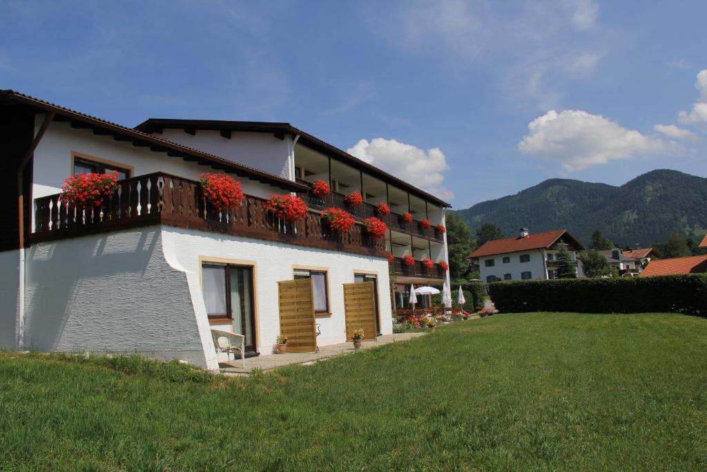 Hotel Alpenblick Berghof Хальблех Экстерьер фото