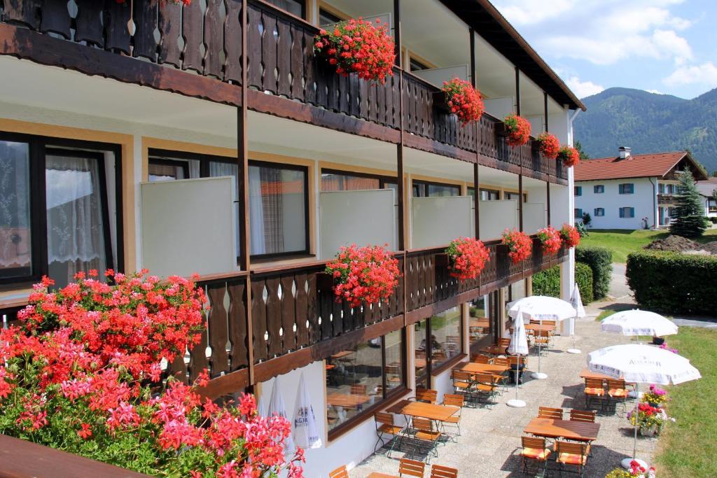 Hotel Alpenblick Berghof Хальблех Экстерьер фото